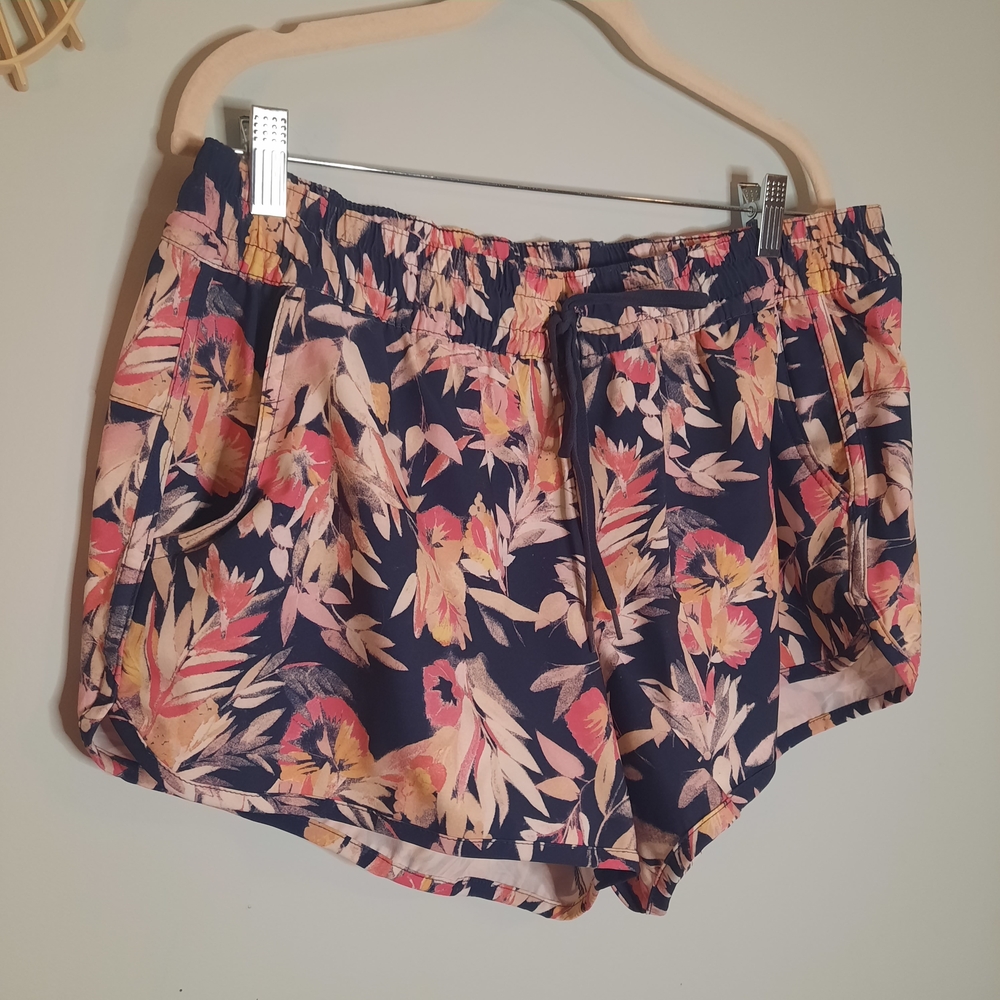 Columbia Women's Floral Athletic Shorts,‎ Hiking, Camping, Waterproof, Sz Large